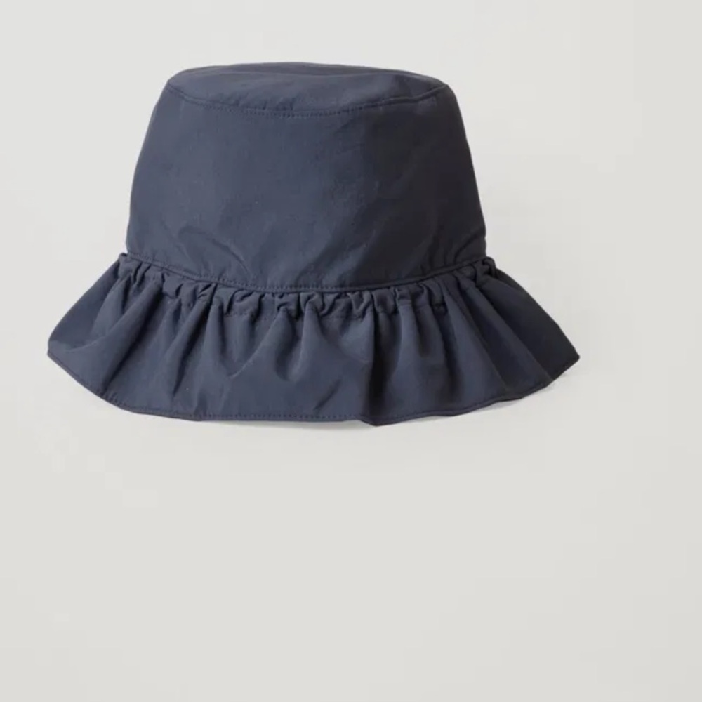 COS Recycled Polyamide Ruched Bucket
Hat - Picture 7 of 10